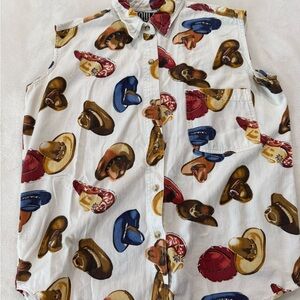 Quizz New York Women’s Sleeveless Cowboy Hat Print Button Blouse Size Small E42